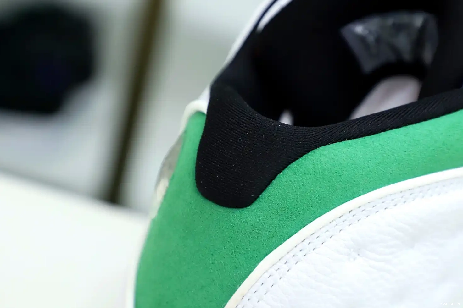 JORDAN Kimikick DB6537-113 “LUCKY AIR 13 GREEN” 0823